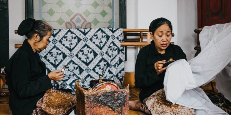 Women making Batik in the Keraton Yogyakarta