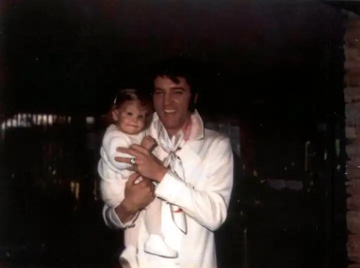 RIP Lisa Marie Presley Mengenang Sekilas Tentang Jejak Karir dan Kehidupan ifmama –
